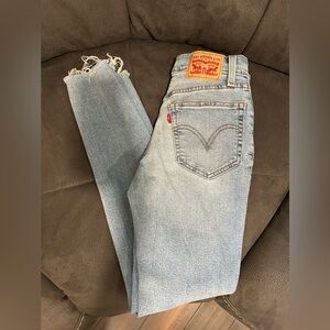 Levi's Women's Classic Light Blue Straight Leg Jeans